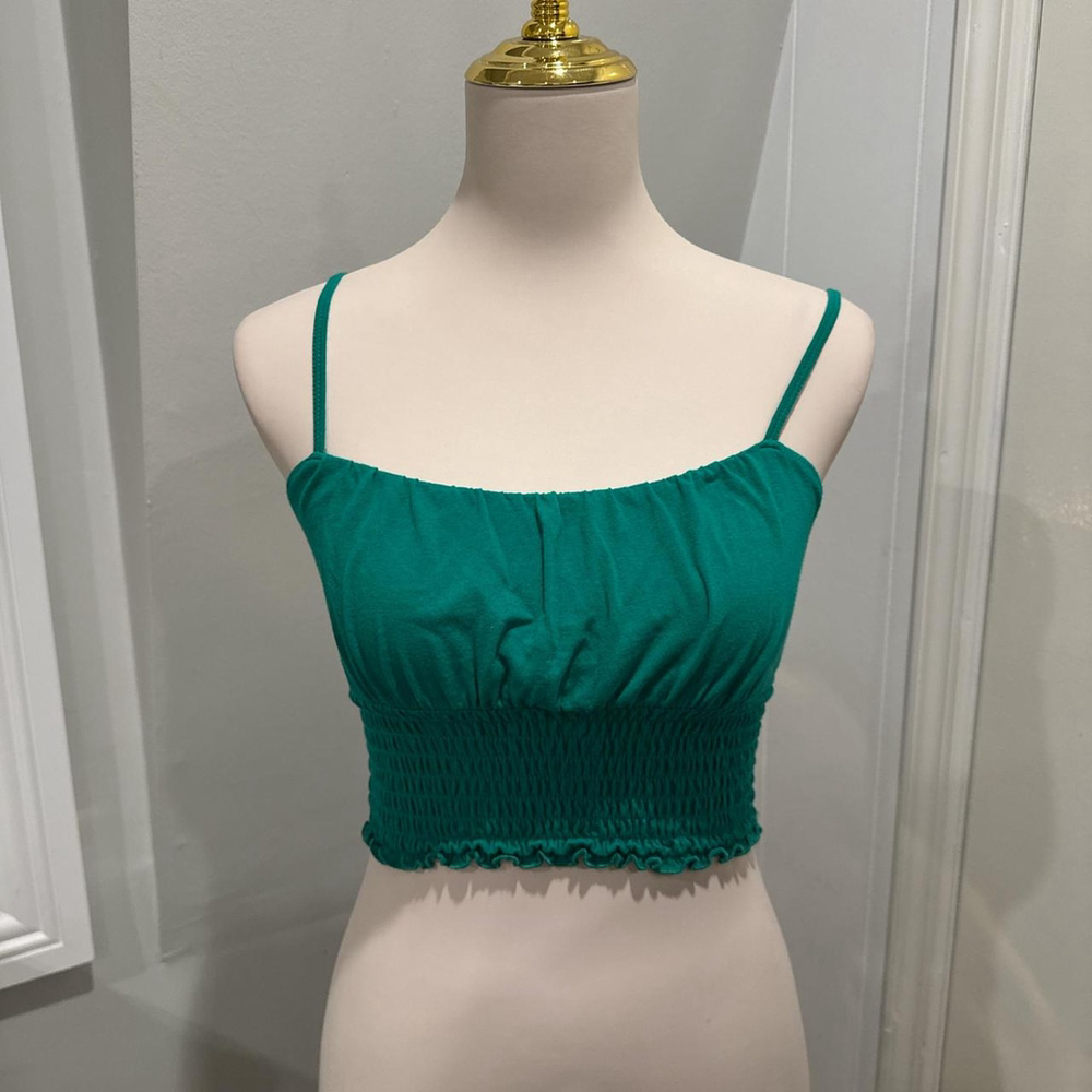 Hollister | Kelly Green stretch crop-top camisole w/ adjustable straps | Size S